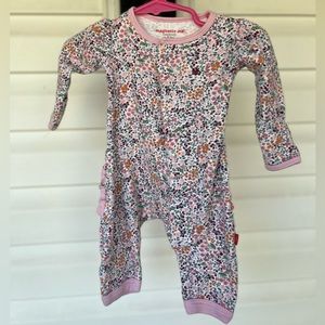 Magnetic Me, NB, Floral design